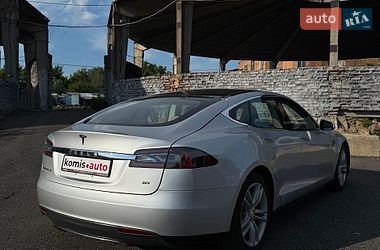 Лифтбек Tesla Model S 2013 в Виннице