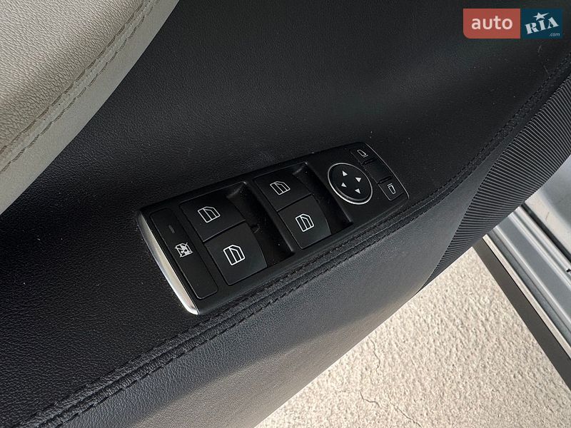 Ліфтбек Tesla Model S 2013 в Вінниці
