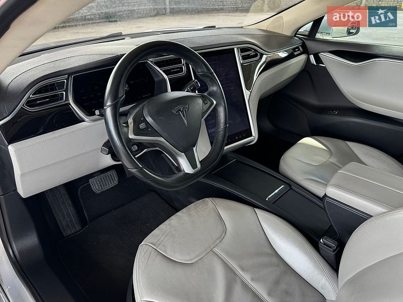 Ліфтбек Tesla Model S 2013 в Вінниці