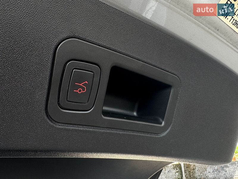 Ліфтбек Tesla Model S 2013 в Вінниці