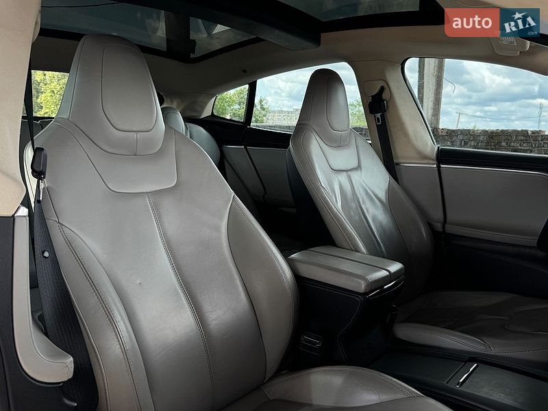 Ліфтбек Tesla Model S 2013 в Вінниці