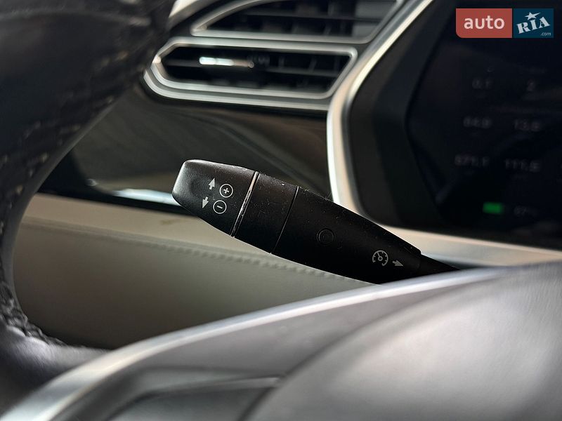 Ліфтбек Tesla Model S 2013 в Вінниці
