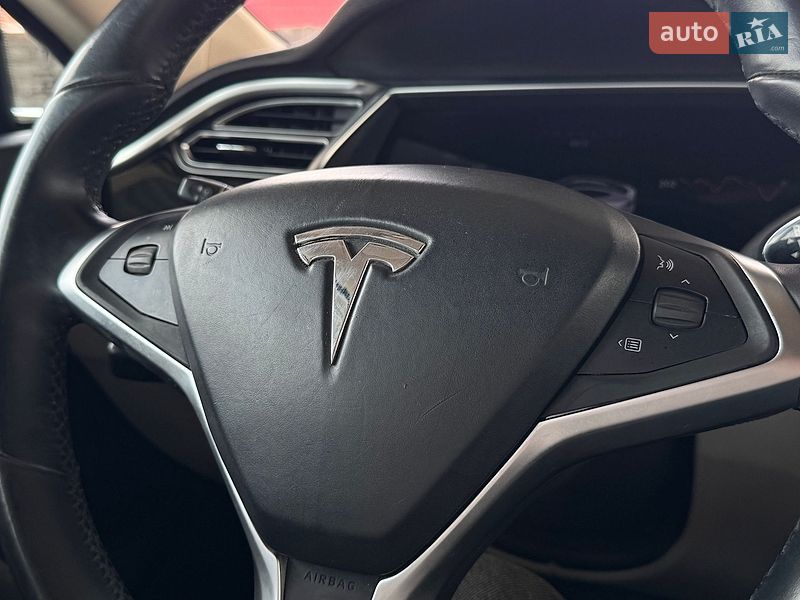 Лифтбек Tesla Model S 2013 в Виннице