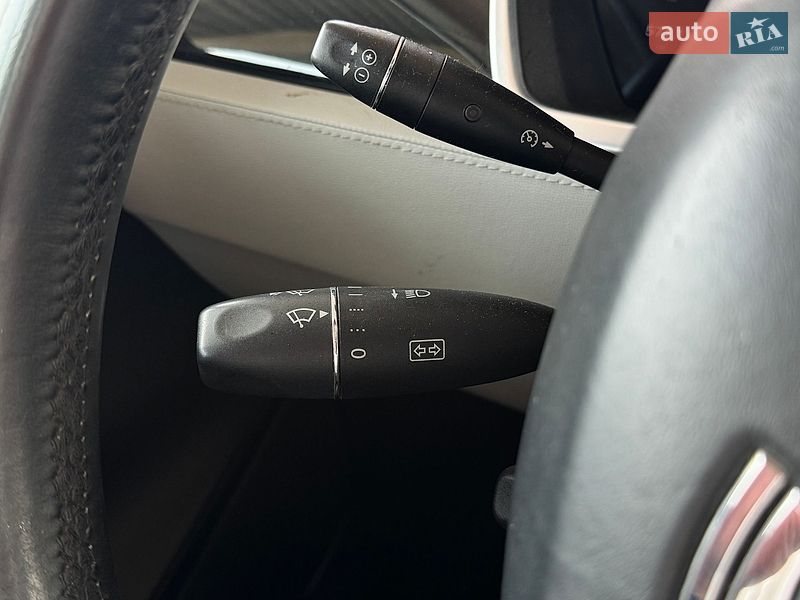 Ліфтбек Tesla Model S 2013 в Вінниці