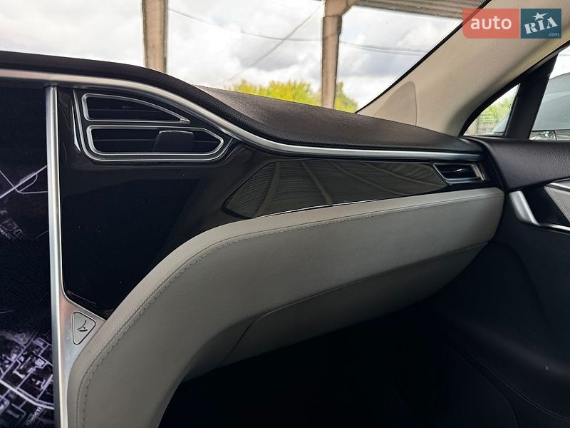 Ліфтбек Tesla Model S 2013 в Вінниці