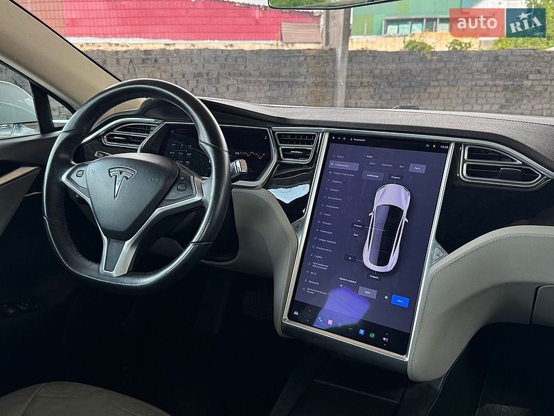 Лифтбек Tesla Model S 2013 в Виннице