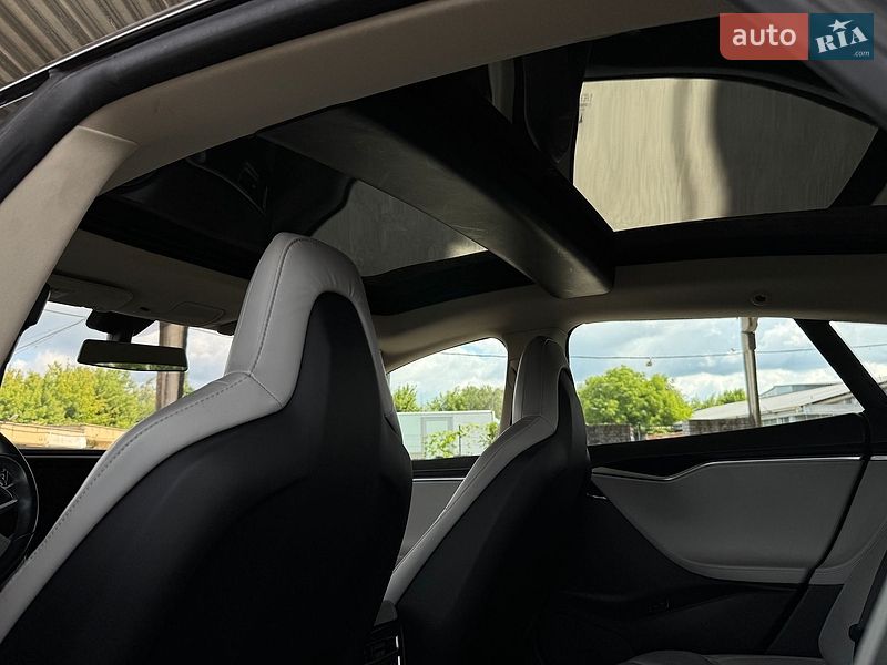 Ліфтбек Tesla Model S 2013 в Вінниці