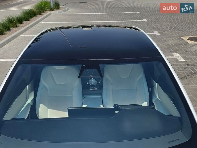 Лифтбек Tesla Model S 2021 в Одессе
