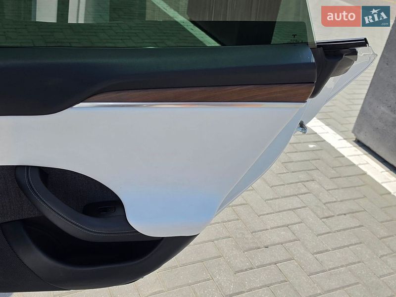 Лифтбек Tesla Model S 2021 в Одессе
