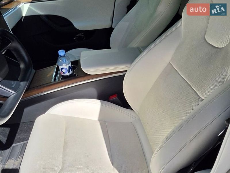 Лифтбек Tesla Model S 2021 в Одессе