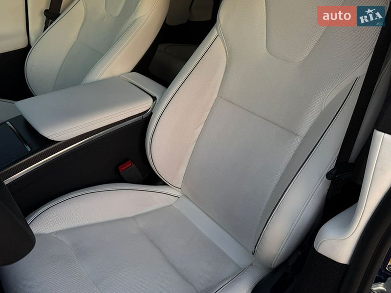 Лифтбек Tesla Model S 2021 в Киеве