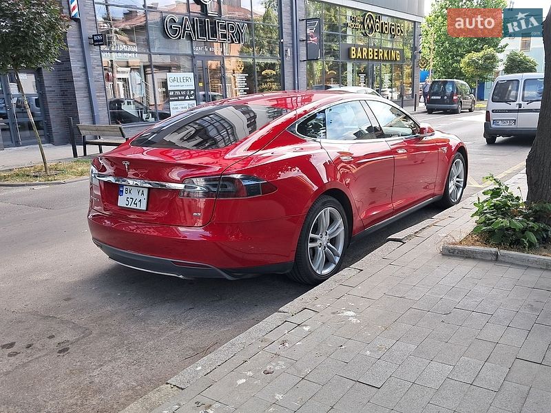 Лифтбек Tesla Model S 2014 в Ровно