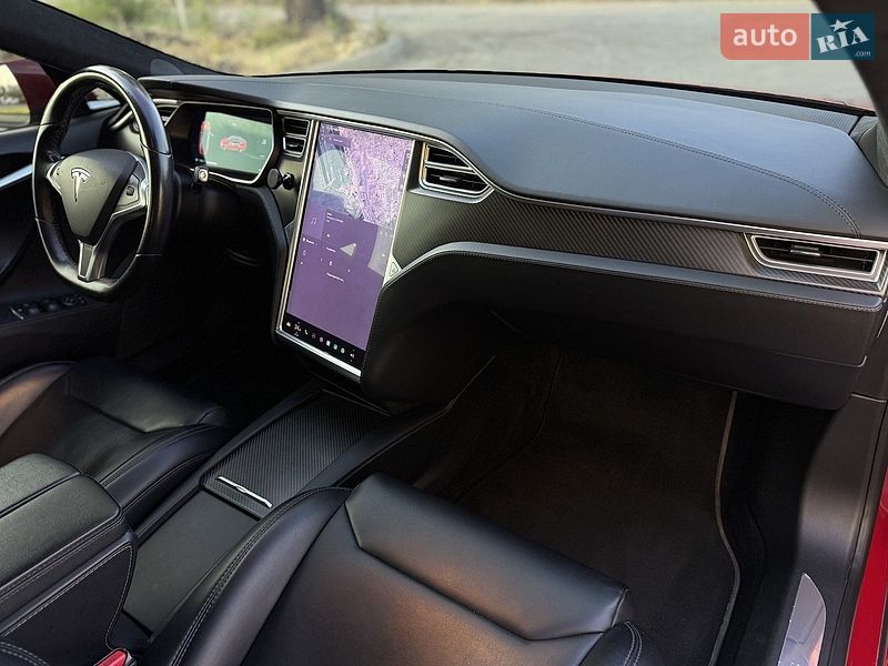 Лифтбек Tesla Model S 2017 в Львове
