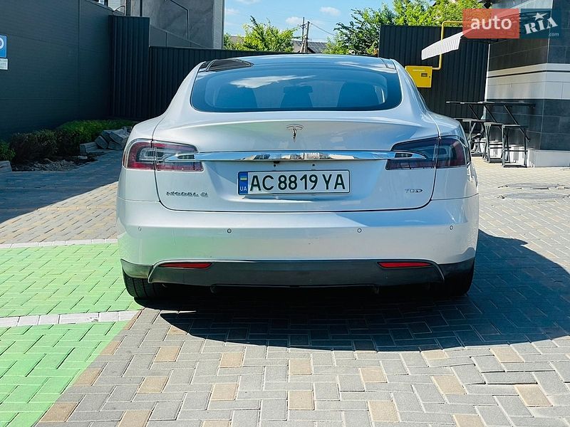 Лифтбек Tesla Model S 2016 в Виннице фото 36 Лифтбек Tesla Model S 2016 в Виннице