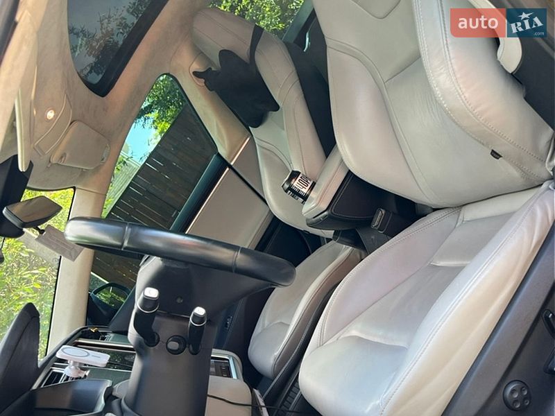 Лифтбек Tesla Model S 2015 в Киеве