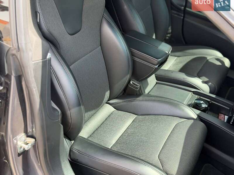 Лифтбек Tesla Model S 2018 в Одессе