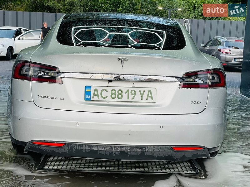 Лифтбек Tesla Model S 2016 в Виннице фото 20 Лифтбек Tesla Model S 2016 в Виннице