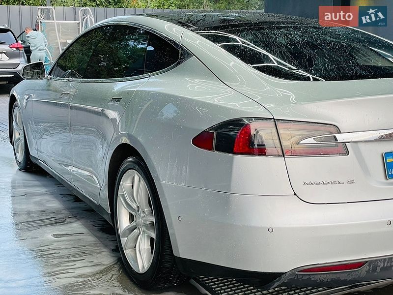 Лифтбек Tesla Model S 2016 в Виннице фото 22 Лифтбек Tesla Model S 2016 в Виннице