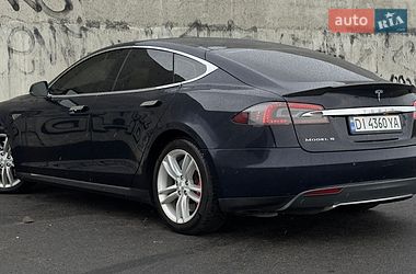 Лифтбек Tesla Model S 2015 в Львове
