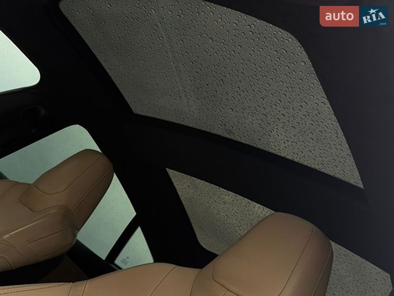 Ліфтбек Tesla Model S 2015 в Львові