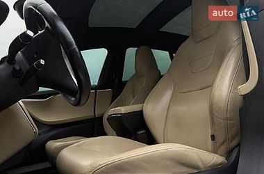 Ліфтбек Tesla Model S 2015 в Львові