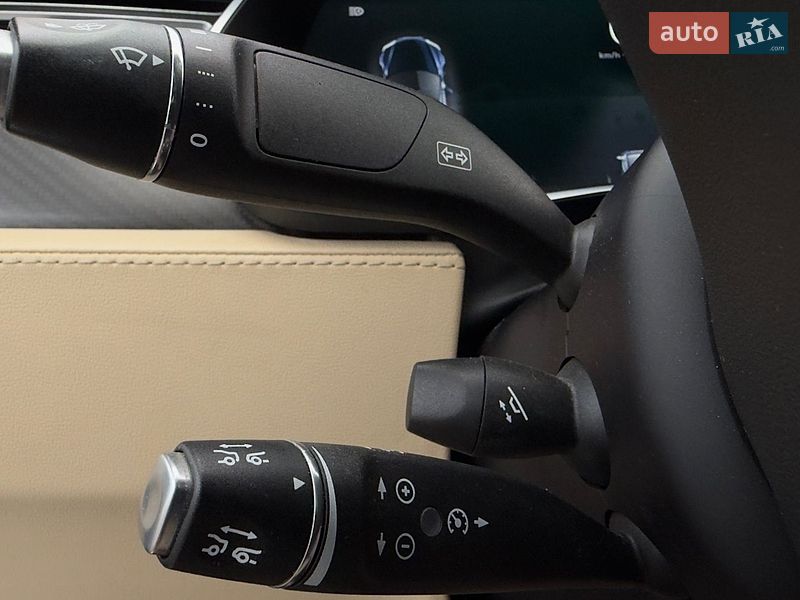 Лифтбек Tesla Model S 2015 в Львове