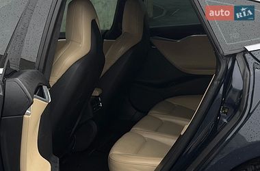 Ліфтбек Tesla Model S 2015 в Львові