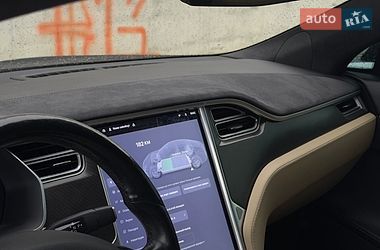 Ліфтбек Tesla Model S 2015 в Львові