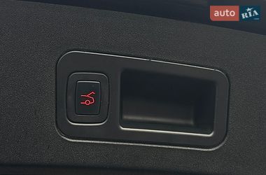 Ліфтбек Tesla Model S 2015 в Львові