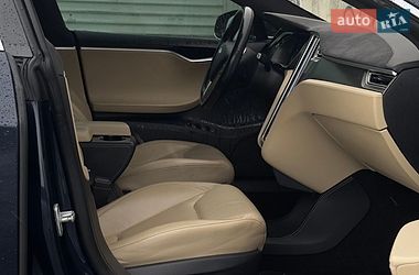 Ліфтбек Tesla Model S 2015 в Львові