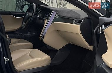 Ліфтбек Tesla Model S 2015 в Львові