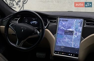 Ліфтбек Tesla Model S 2015 в Львові