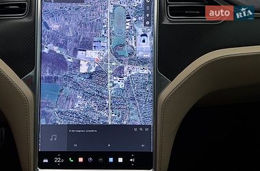Ліфтбек Tesla Model S 2015 в Львові