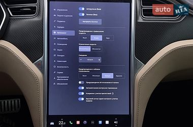 Ліфтбек Tesla Model S 2015 в Львові