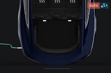 Ліфтбек Tesla Model S 2015 в Львові