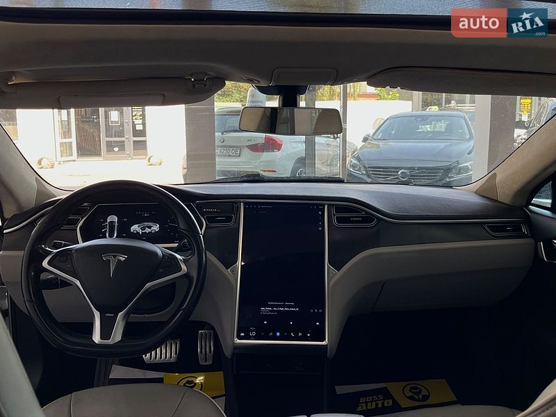 Ліфтбек Tesla Model S 2013 в Львові