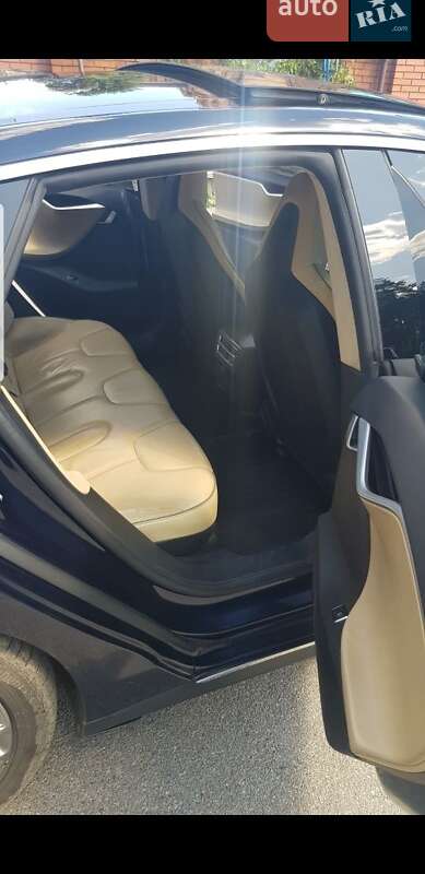 Лифтбек Tesla Model S 2013 в Днепре