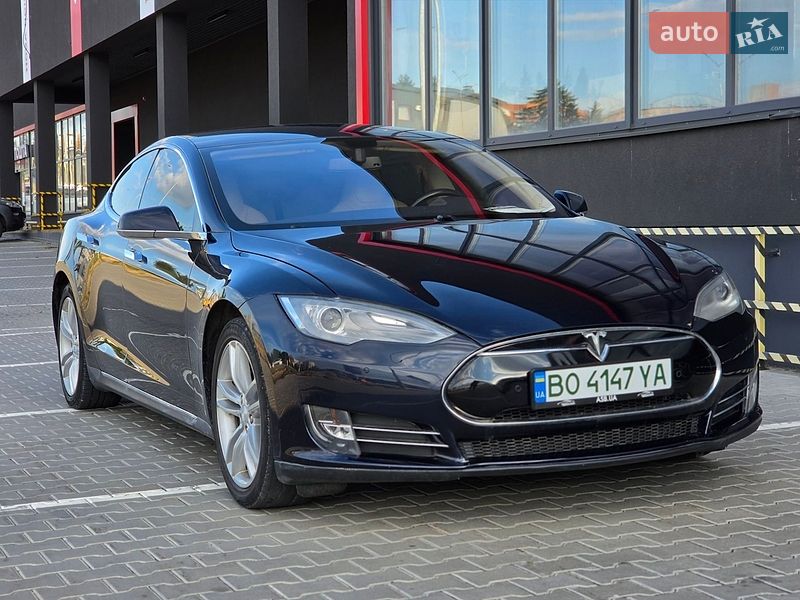 Лифтбек Tesla Model S 2014 в Тернополе