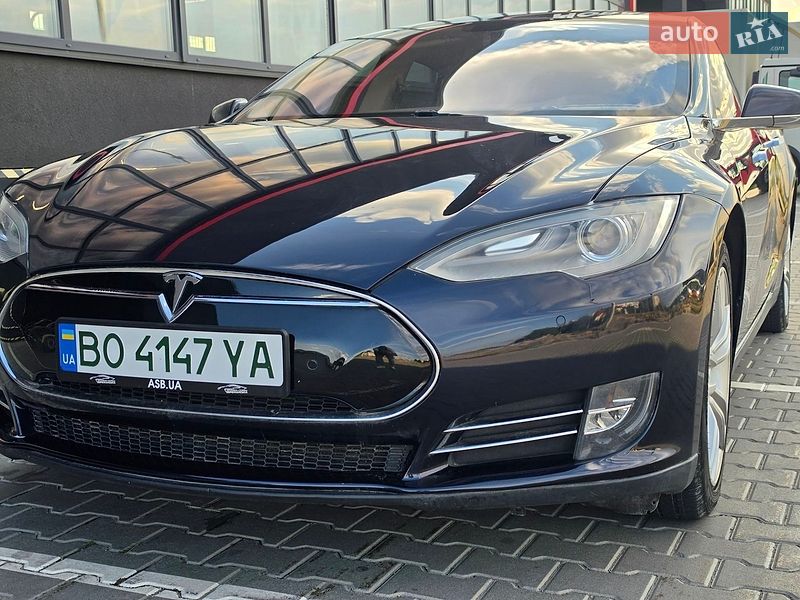 Лифтбек Tesla Model S 2014 в Тернополе