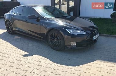 Ліфтбек Tesla Model S 2015 в Києві