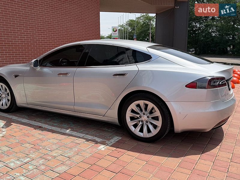 Ліфтбек Tesla Model S 2016 в Одесі фото 2 Ліфтбек Tesla Model S 2016 в Одесі