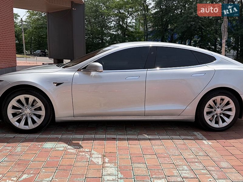 Ліфтбек Tesla Model S 2016 в Одесі фото 5 Ліфтбек Tesla Model S 2016 в Одесі