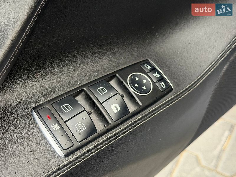 Лифтбек Tesla Model S 2015 в Тернополе фото 20 Лифтбек Tesla Model S 2015 в Тернополе