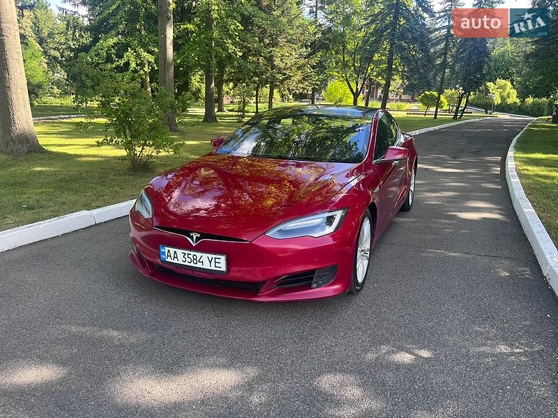 Tesla Model S 2016