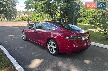 Ліфтбек Tesla Model S 2016 в Радомишлі