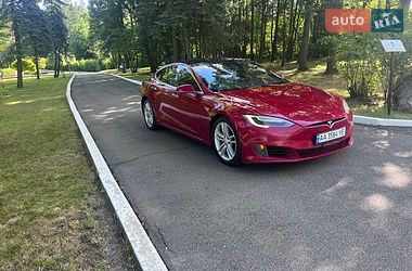 Ліфтбек Tesla Model S 2016 в Радомишлі