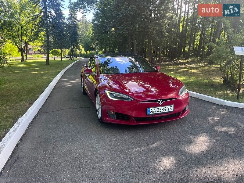 Ліфтбек Tesla Model S 2016 в Радомишлі
