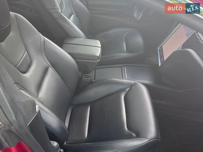 Ліфтбек Tesla Model S 2016 в Радомишлі