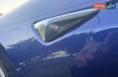 Лифтбек Tesla Model S 2017 в Киеве