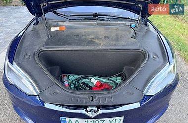 Лифтбек Tesla Model S 2017 в Киеве